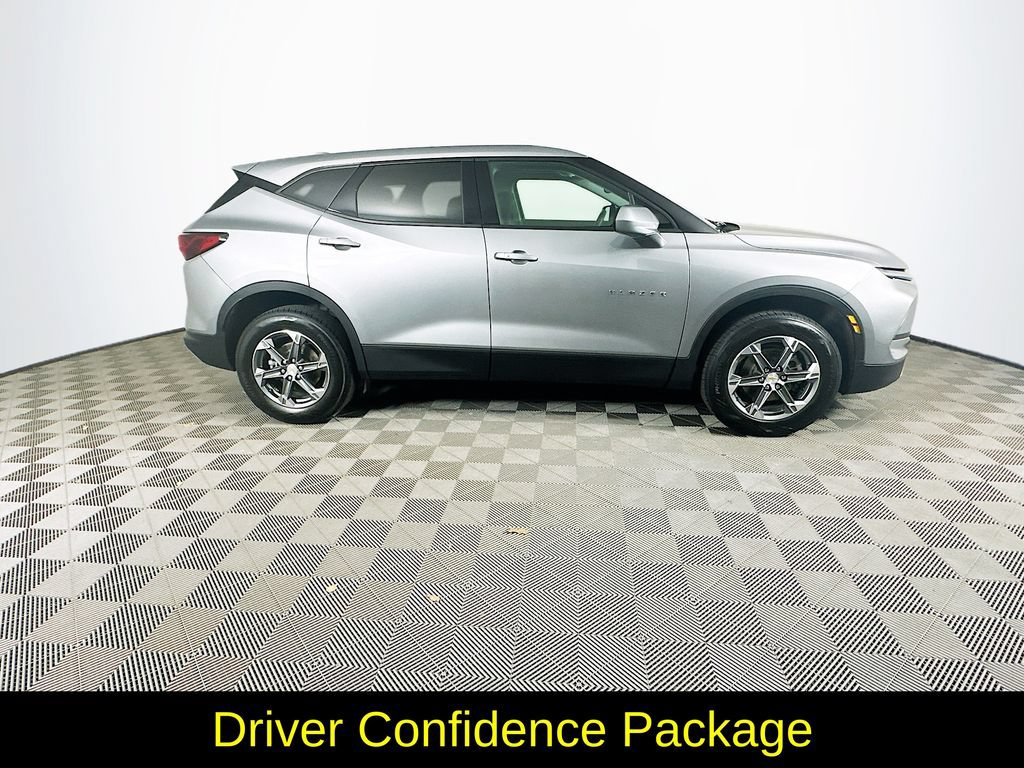 Used 2024 Chevrolet Blazer LT w/ Driver Confidence Package AWD/4WD image 11