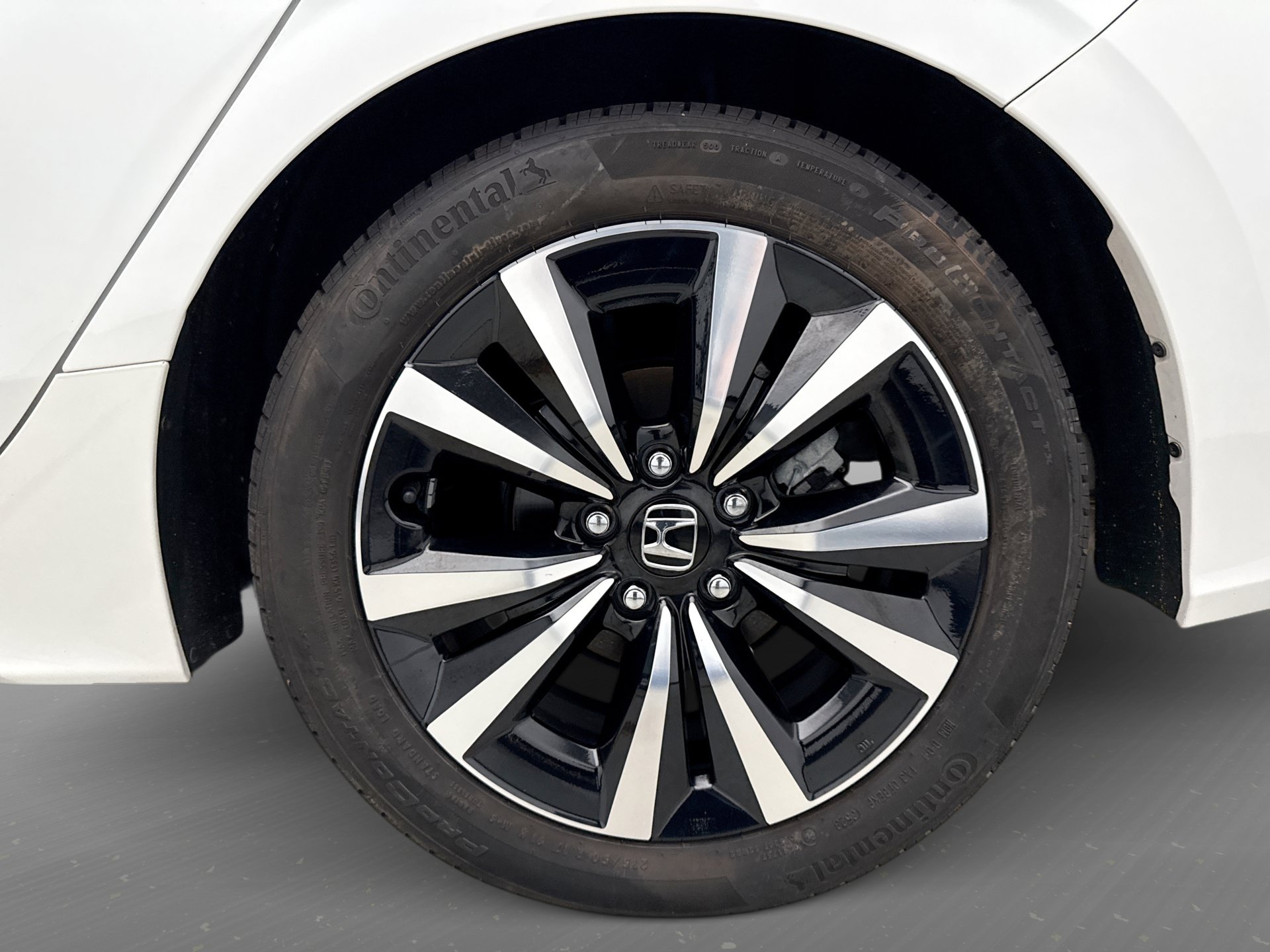 Used 2024 Honda Civic EX-L image 25