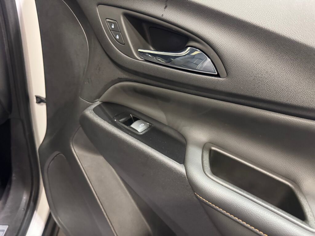 Used 2022 Chevrolet Equinox Premier image 21