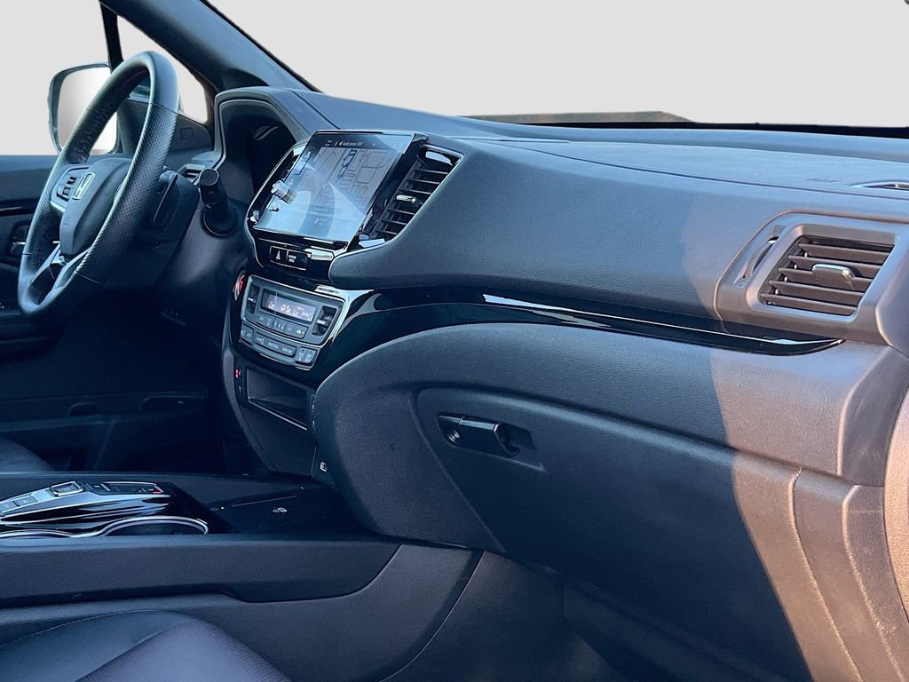 Used 2025 Honda Ridgeline Black Edition image 30