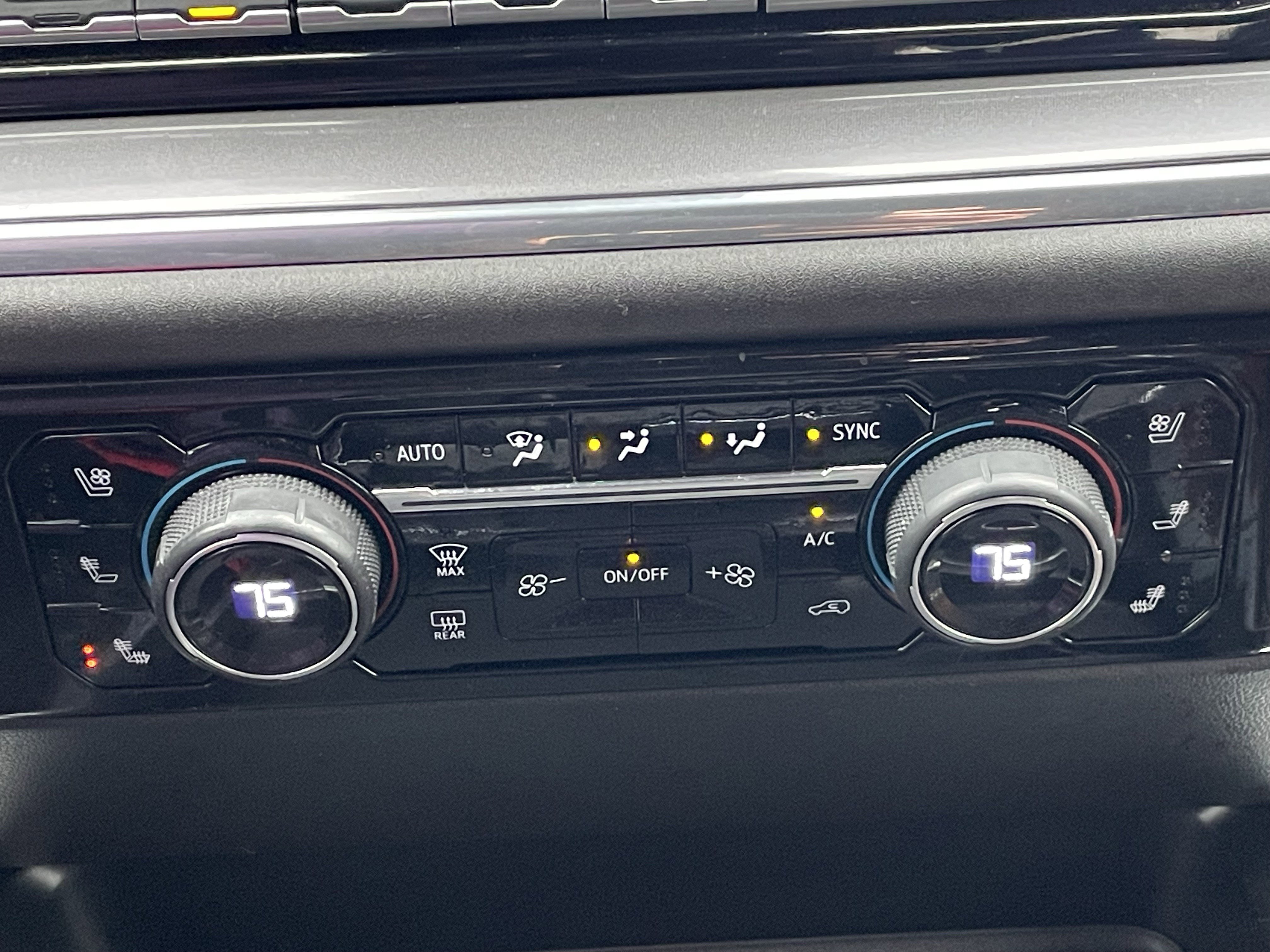 Used 2024 Chevrolet Silverado 2500 High Country w/ Midnight Edition image 21