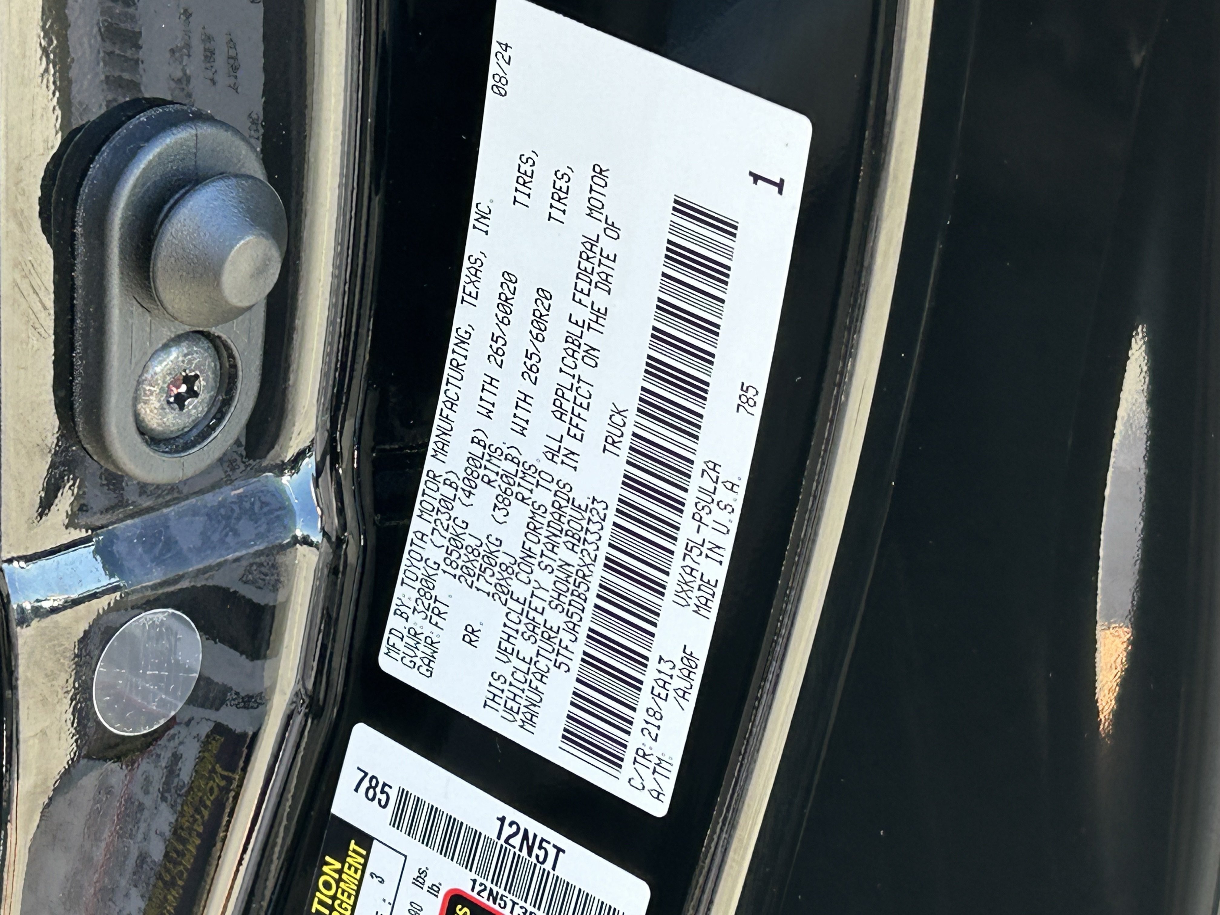 Used 2024 Toyota Tundra Limited AWD/4WD image 30