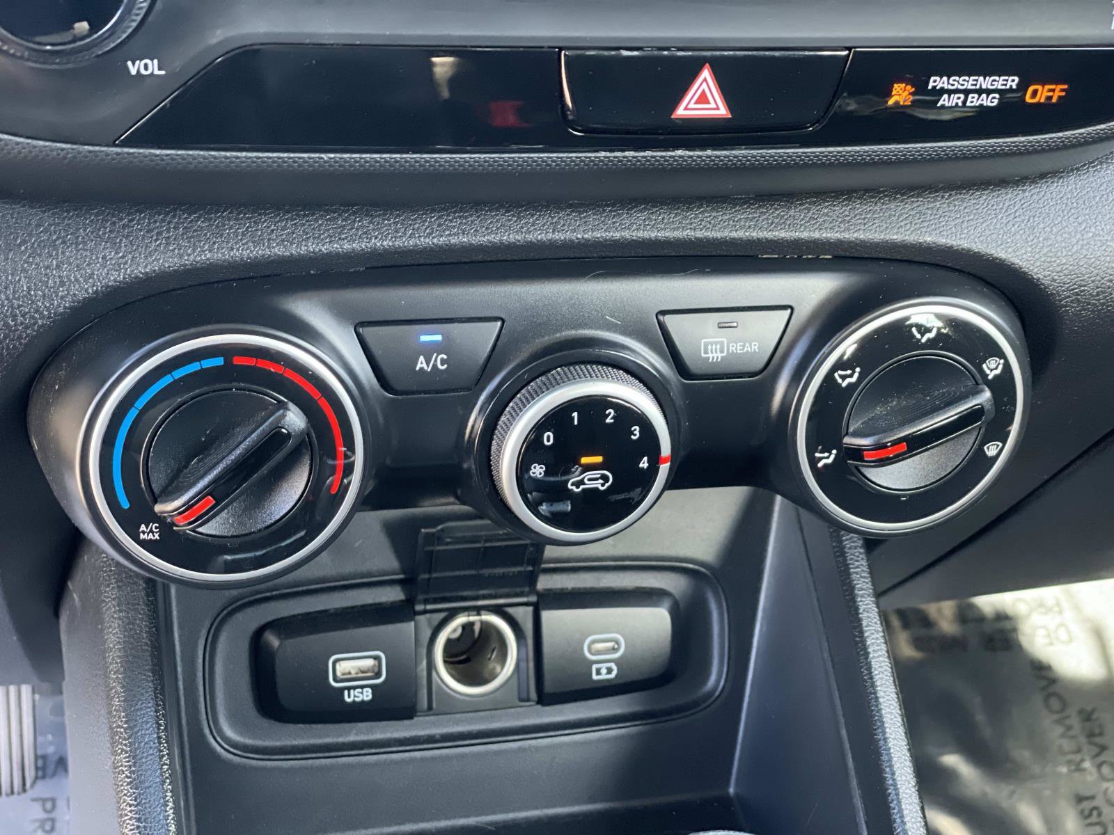 Certified 2023 Hyundai Venue SE image 14