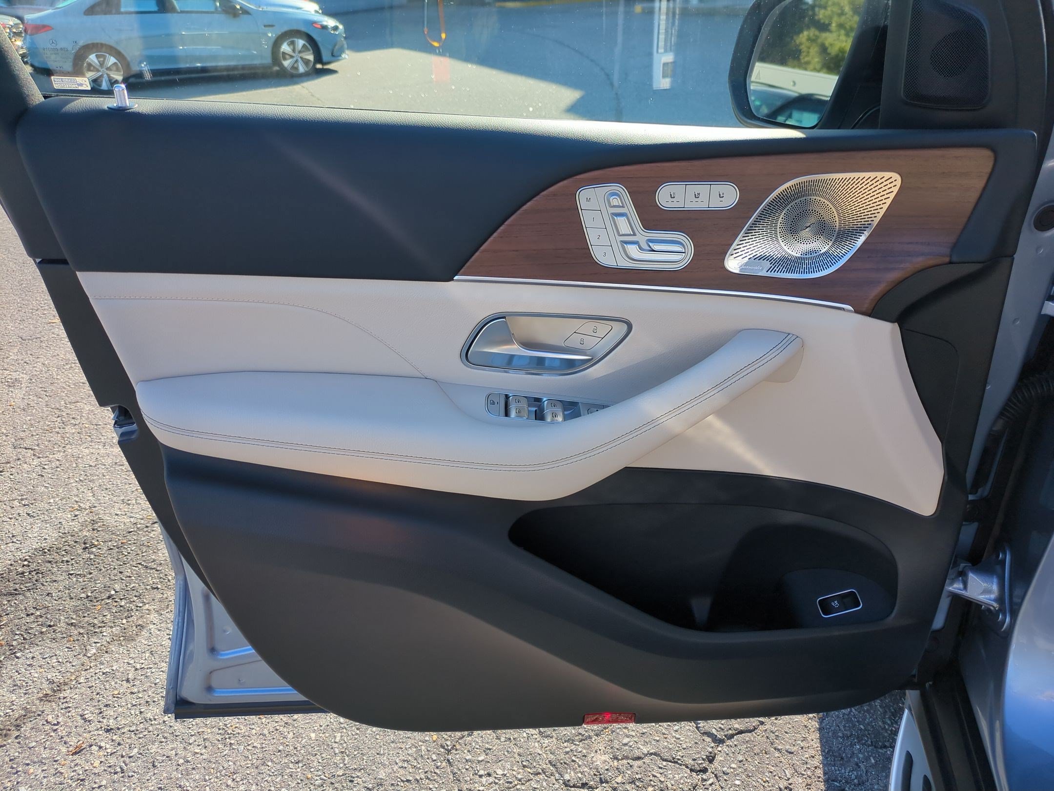 Certified 2025 Mercedes-Benz GLS 450 4MATIC image 12