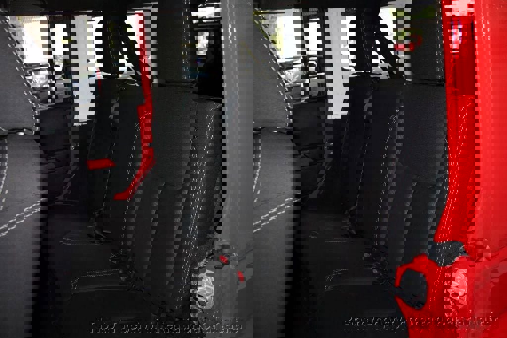 Used 2015 Jeep Wrangler Unlimited Sahara w/ Dual Top Group image 27