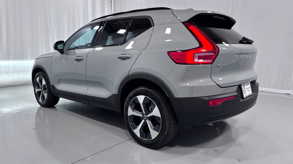 Certified 2026 Volvo XC40 B5 Plus AWD/4WD image 8