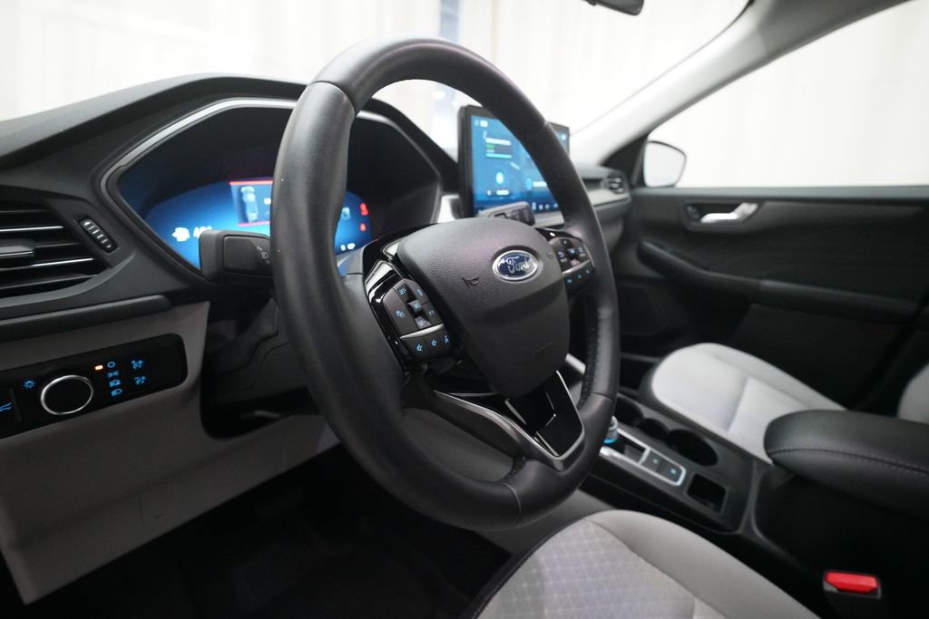 Used 2023 Ford Escape Active w/ Tech Pack #2 AWD/4WD image 8