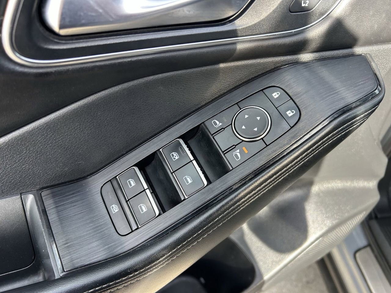 Certified 2023 Nissan Rogue Platinum w/ Platinum Premium Package FWD image 30