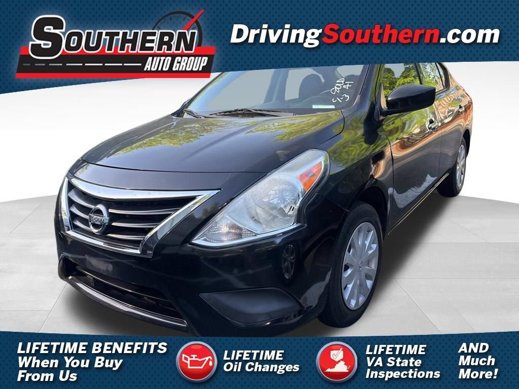 Used 2019 Nissan Versa SV FWD image 1