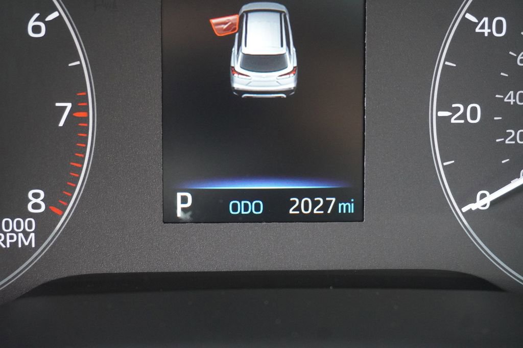 Certified 2025 Toyota Corolla Cross L FWD image 9