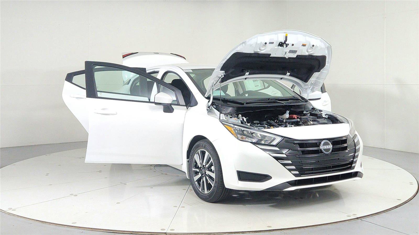 New 2025 Nissan Versa SV w/ Trunk Package image 9