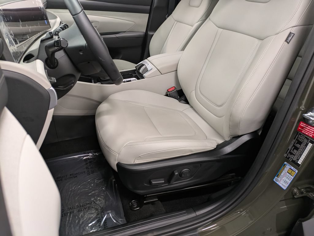 Certified 2025 Hyundai Tucson SEL AWD/4WD image 10
