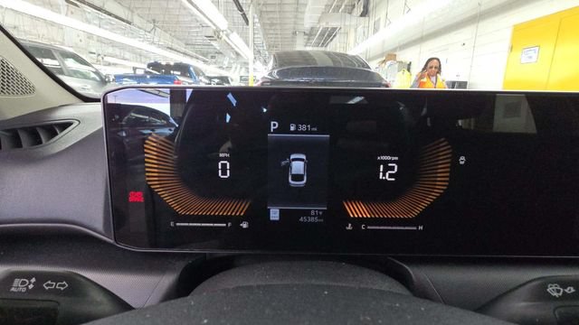 Used 2025 Kia K4 FWD image 11