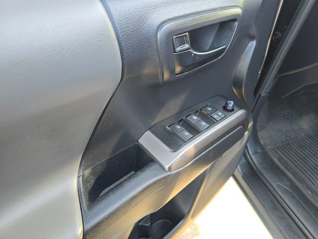 Used 2022 Toyota Tacoma SR5 image 11