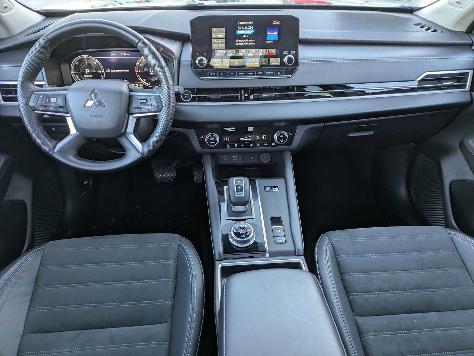 Used 2023 Mitsubishi Outlander SE image 14