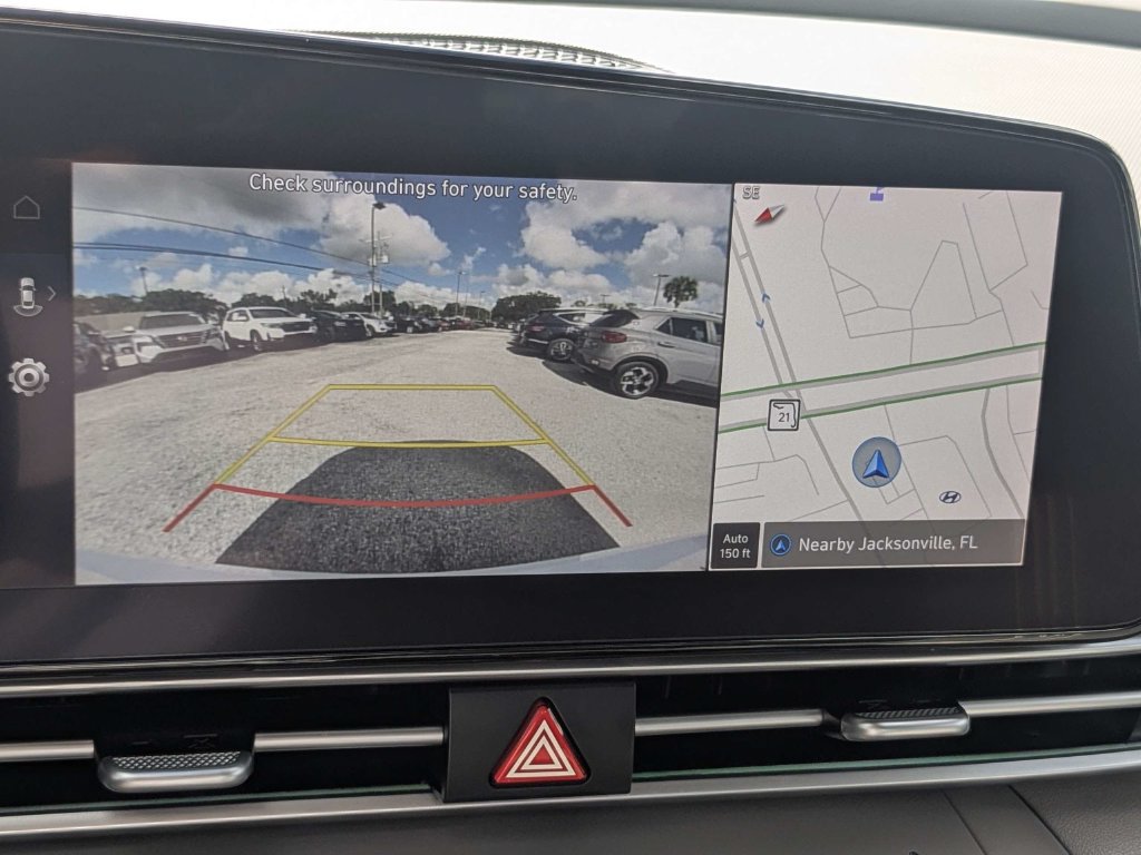 Used 2025 Hyundai Elantra SEL FWD image 24