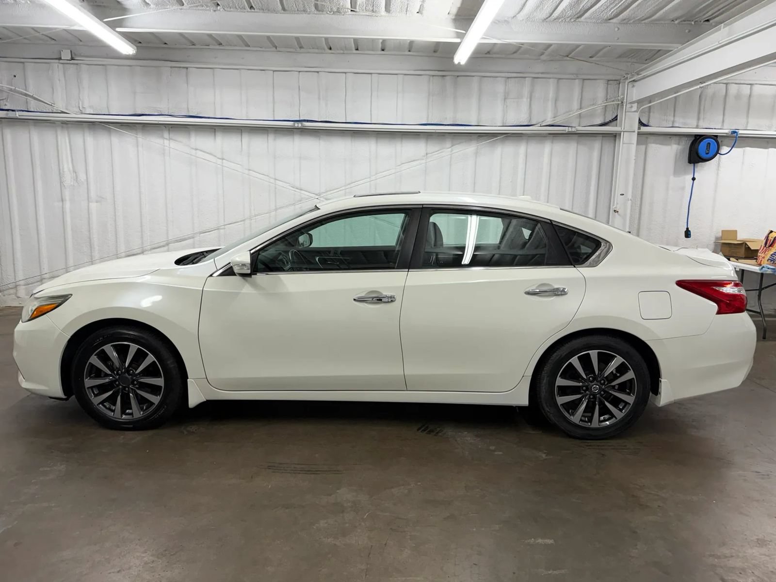 Used 2016 Nissan Altima 2.5 SV w/ Convenience Package FWD image 26