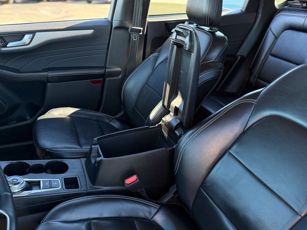 Certified 2024 Ford Escape Platinum AWD/4WD image 28