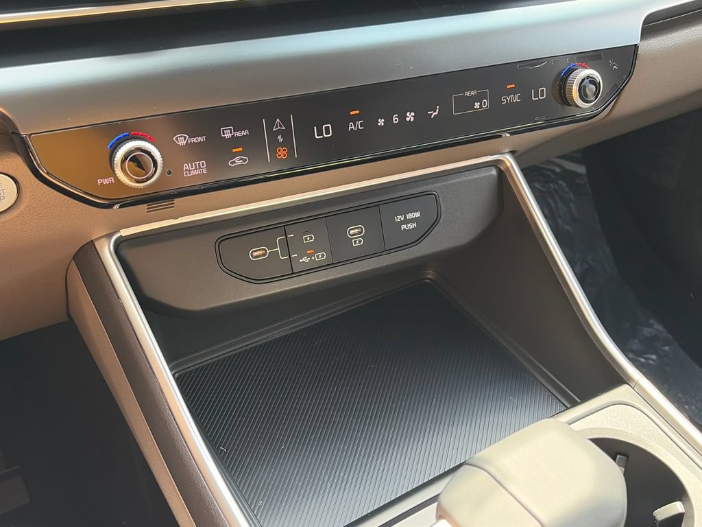New 2027 Kia Carnival FWD image 21
