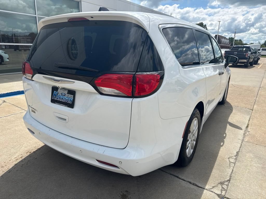 Used 2018 Chrysler Pacifica L FWD image 5