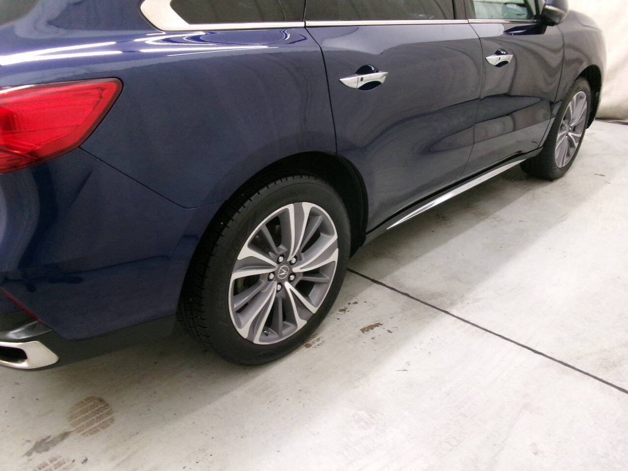 Used 2018 Acura MDX SH-AWD w/ Technology Package image 9