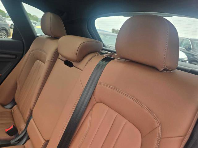 Used 2023 Audi Q5 2.0T Premium Plus w/ Premium Plus Package AWD/4WD image 19