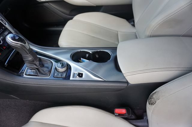 Used 2017 INFINITI Q60 3.0t w/ Cargo Package RWD image 33