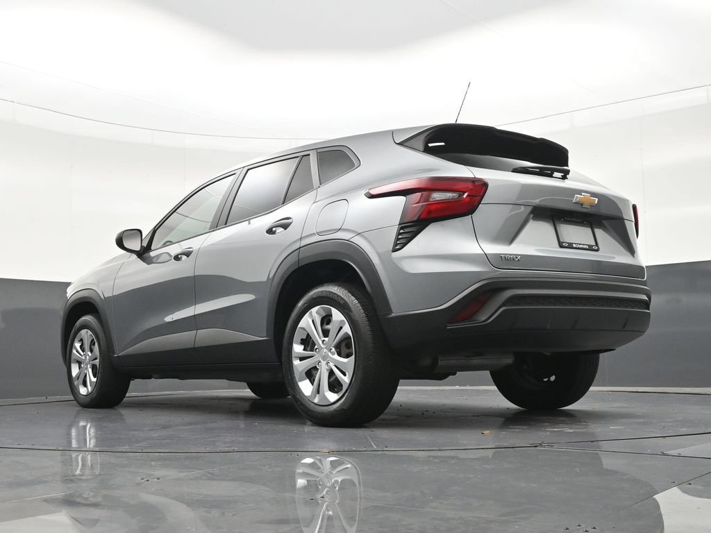 Used 2024 Chevrolet Trax LS FWD image 26