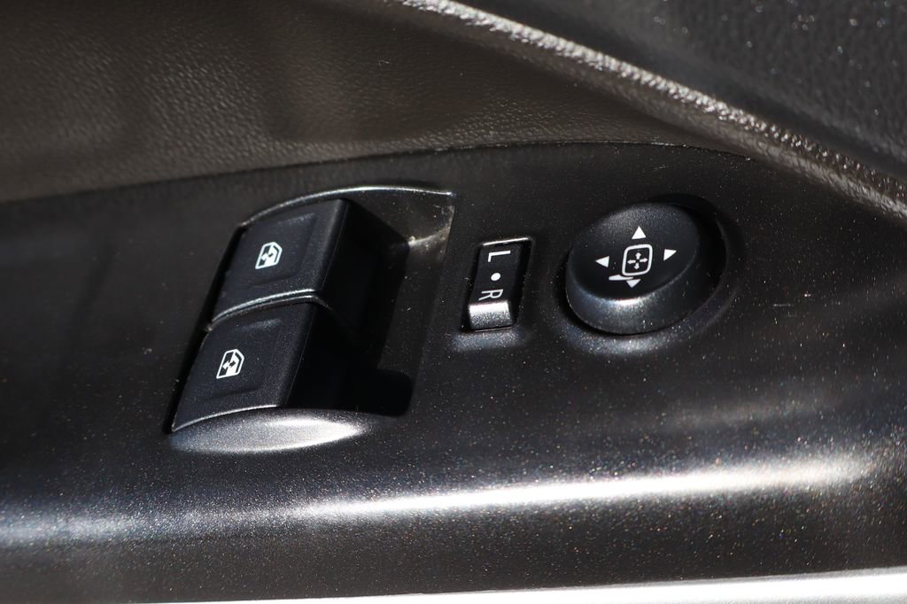 Used 2022 Chevrolet Colorado LT w/ Redline Special Edition RWD image 19