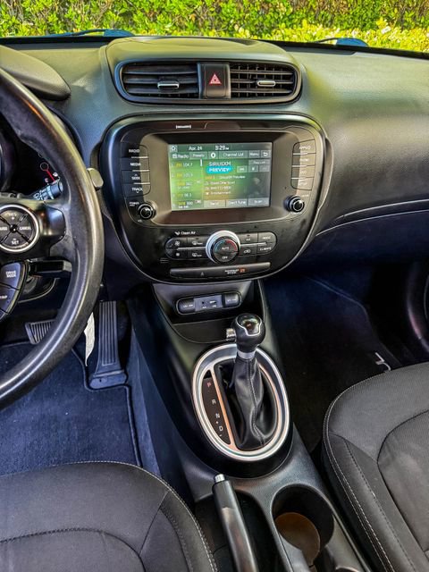 Used 2019 Kia Soul + FWD image 7