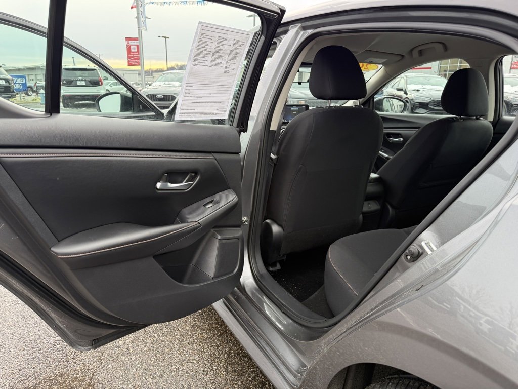 Used 2023 Nissan Sentra SR w/ Midnight Edition Package image 28