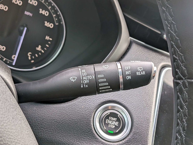 Used 2019 Cadillac XT4 Premium Luxury w/ Cold Weather Package FWD image 30