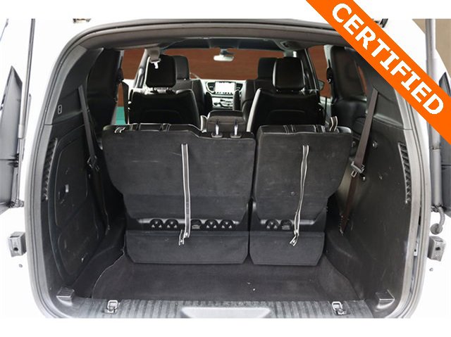 Used 2024 Chrysler Pacifica Select image 15