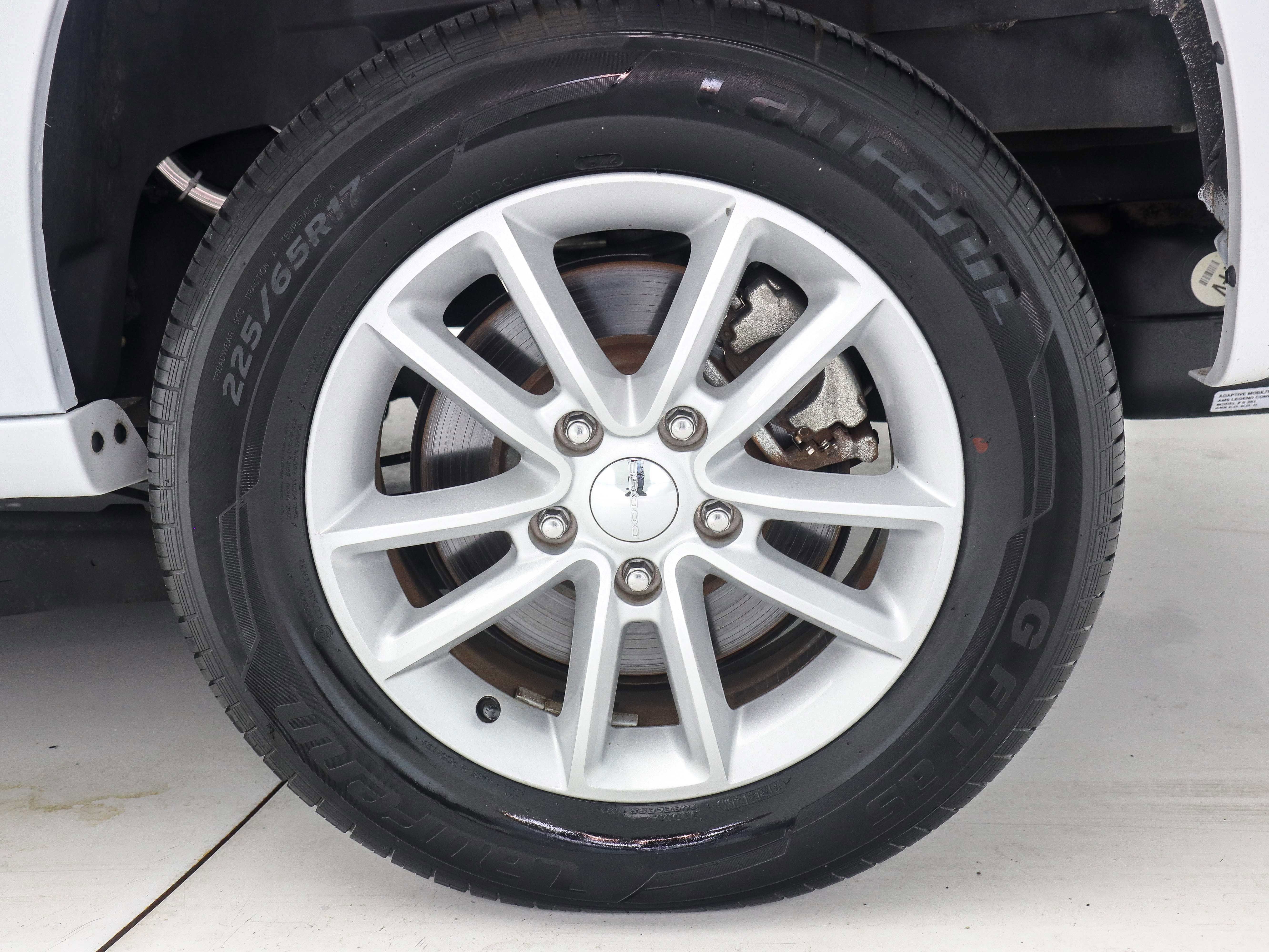 Used 2016 Dodge Grand Caravan SXT w/ UConnect Hands-Free Group image 30