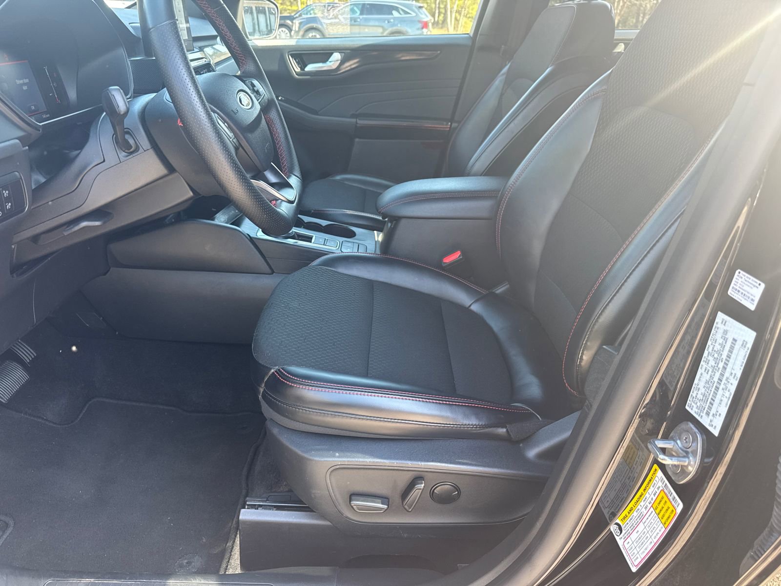 Used 2025 Ford Escape ST-Line FWD image 9