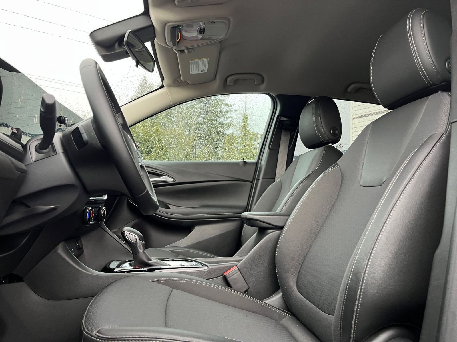 Used 2025 Buick Encore GX Preferred image 27