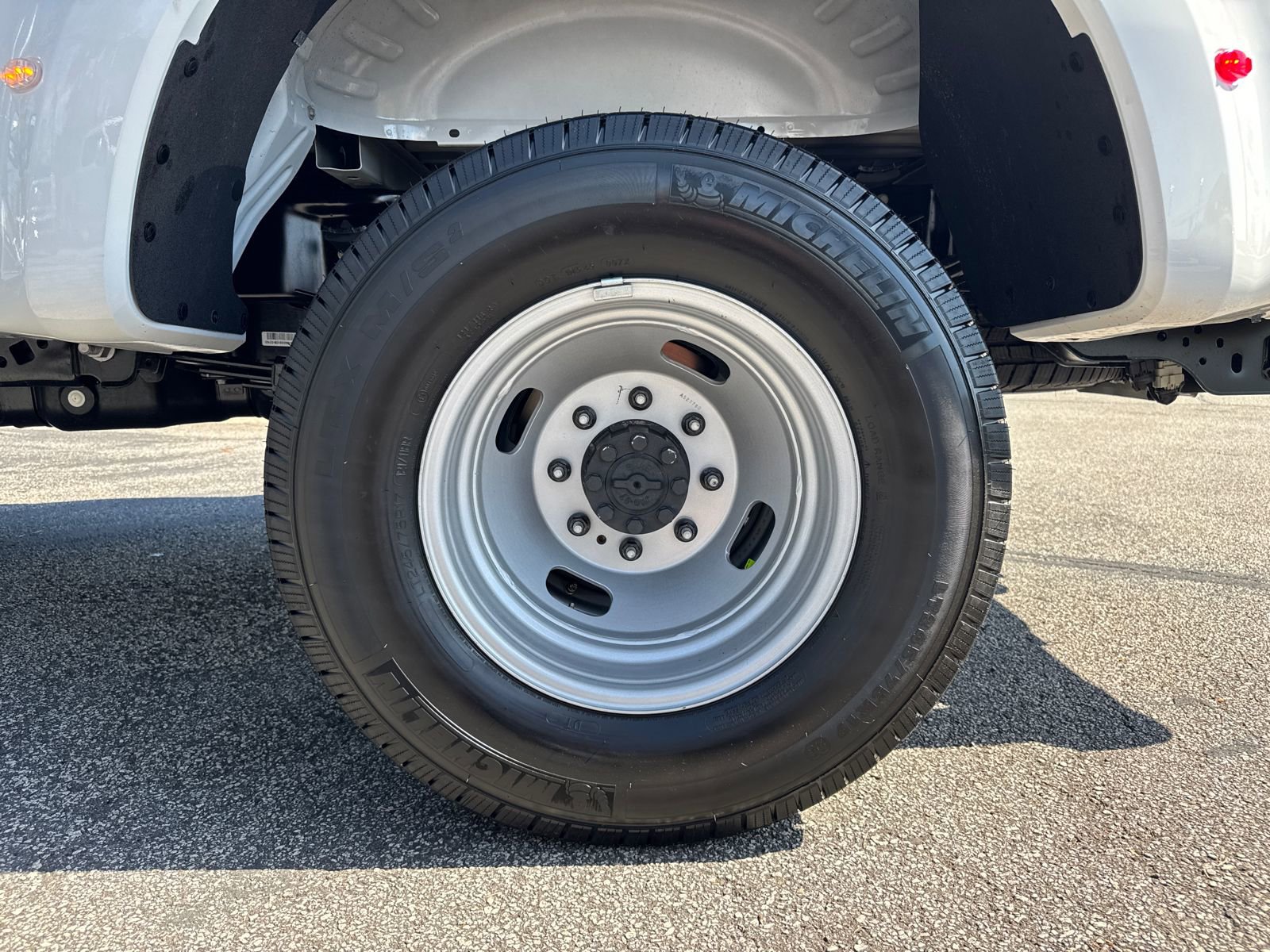 New 2026 Ford F350 XL w/ XL Chrome Package image 19