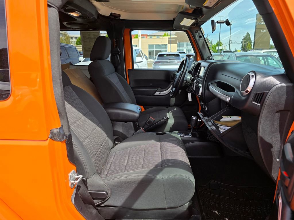 Used 2012 Jeep Wrangler Sahara w/ Dual Top Group AWD/4WD image 12