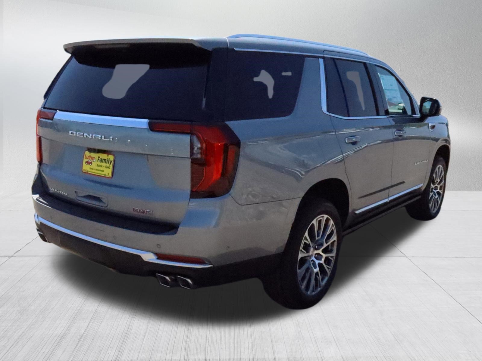 New 2026 GMC Yukon Denali w/ Denali Reserve Package AWD/4WD image 7