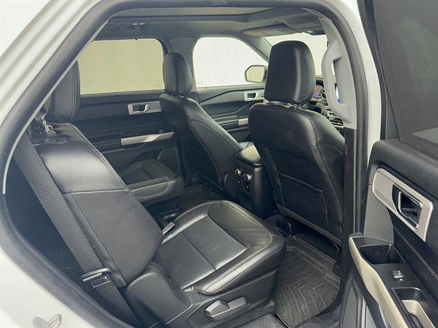 Used 2021 Ford Explorer Limited w/ Equipment Group 301A RWD image 4