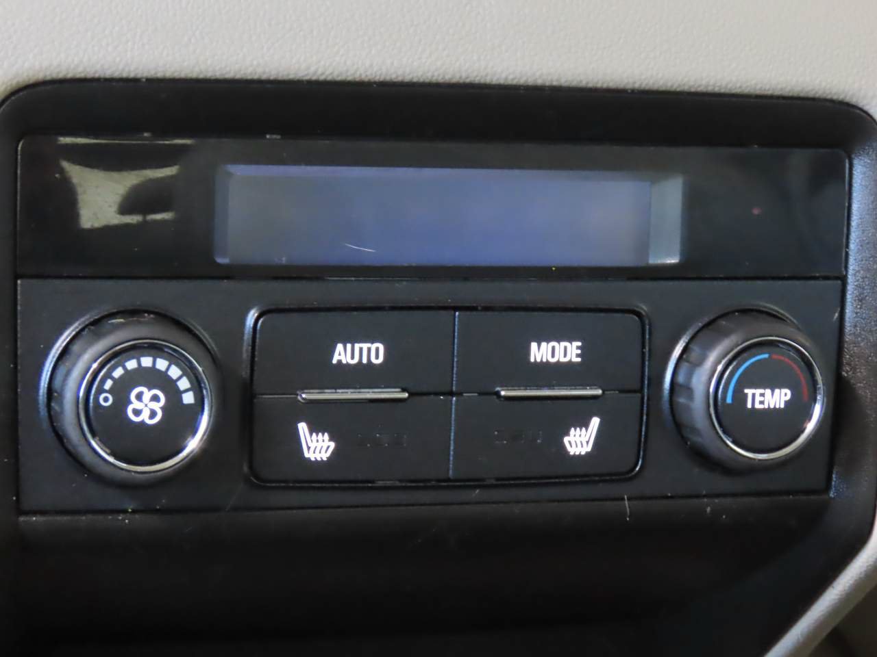 Used 2018 GMC Acadia Denali w/ Technology Package FWD image 14