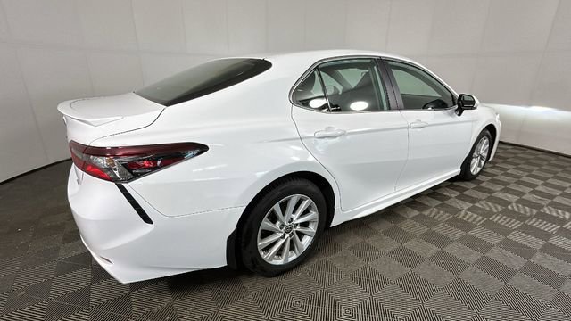Used 2024 Toyota Camry SE FWD image 3