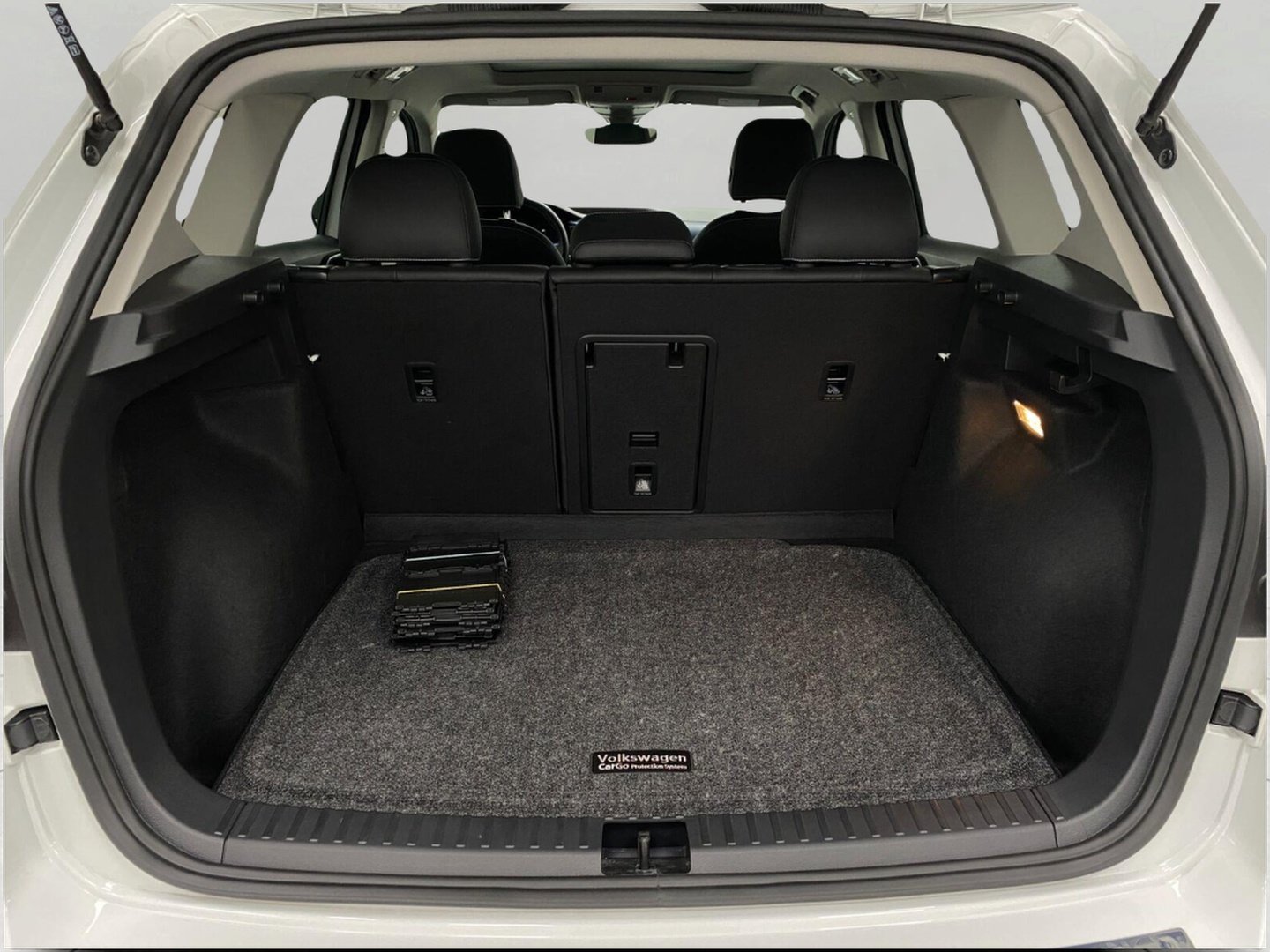 Used 2023 Volkswagen Taos SE w/ Panoramic Sunroof Package AWD/4WD image 6