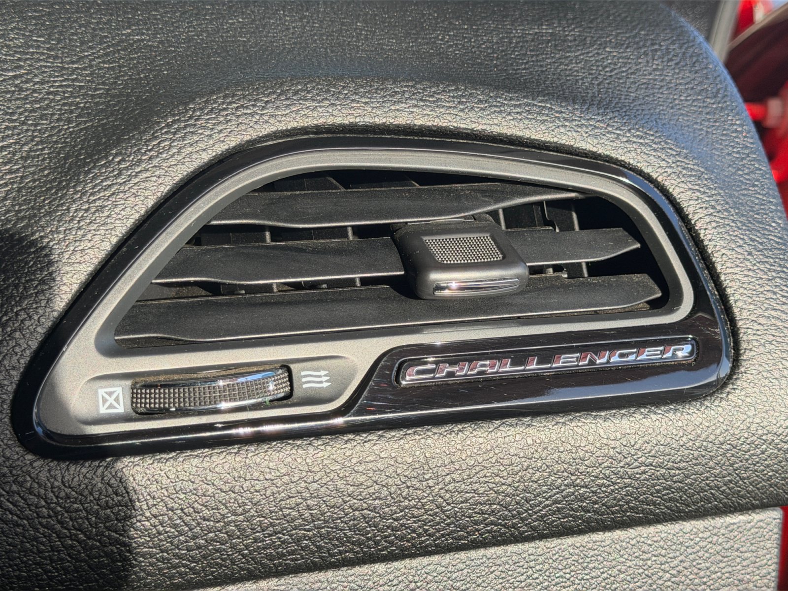 Used 2016 Dodge Challenger SXT w/ Blacktop Package RWD image 28