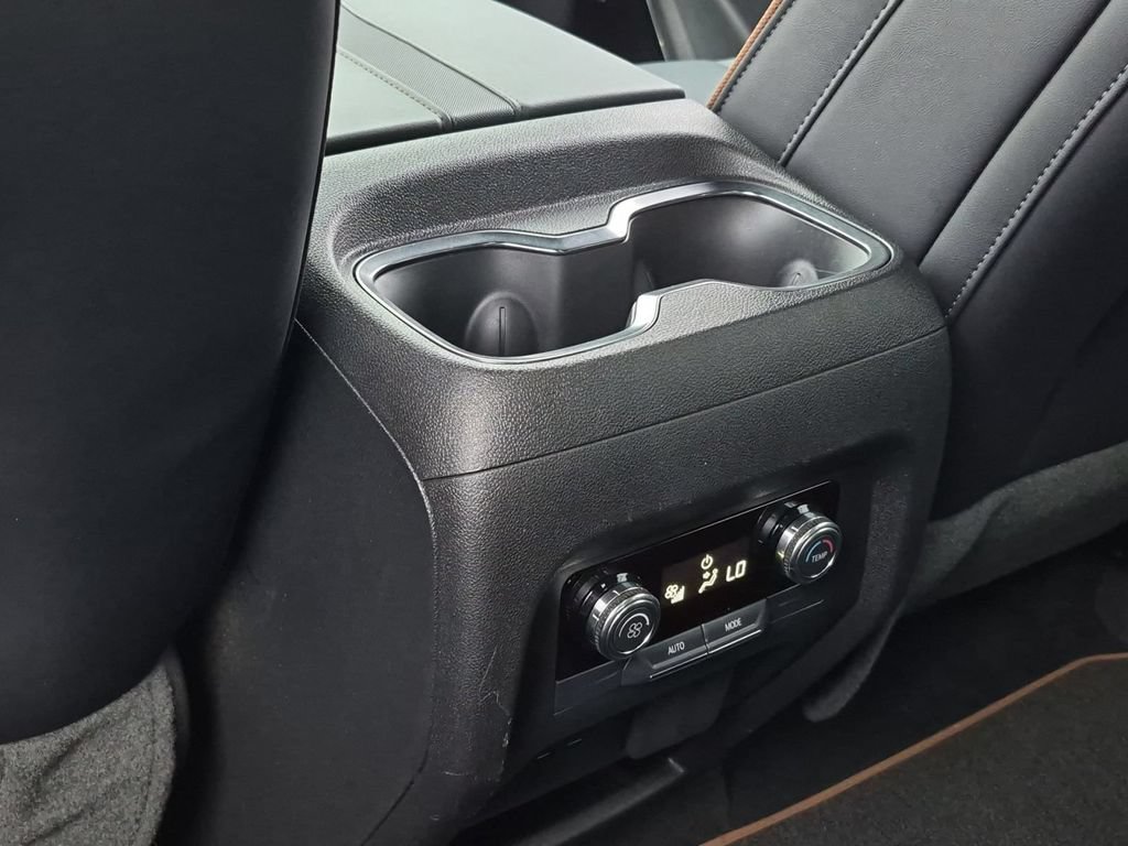 Used 2025 GMC Acadia AT4 AWD/4WD image 21