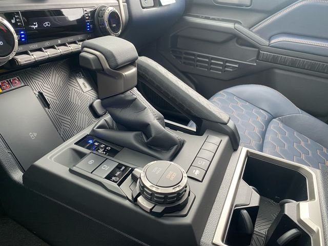 New 2026 Toyota 4Runner Platinum AWD/4WD image 18