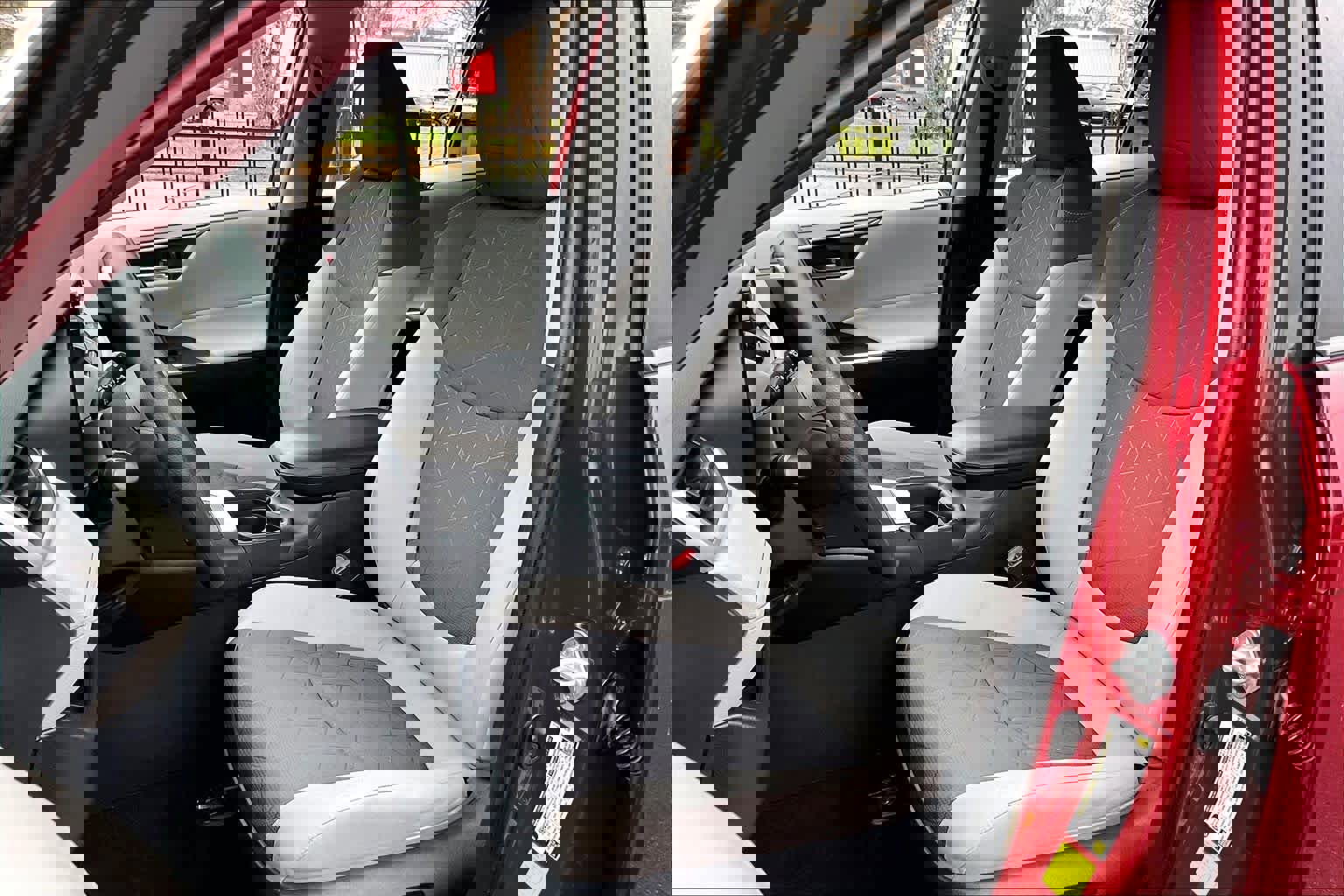 Used 2020 Toyota RAV4 XLE image 8