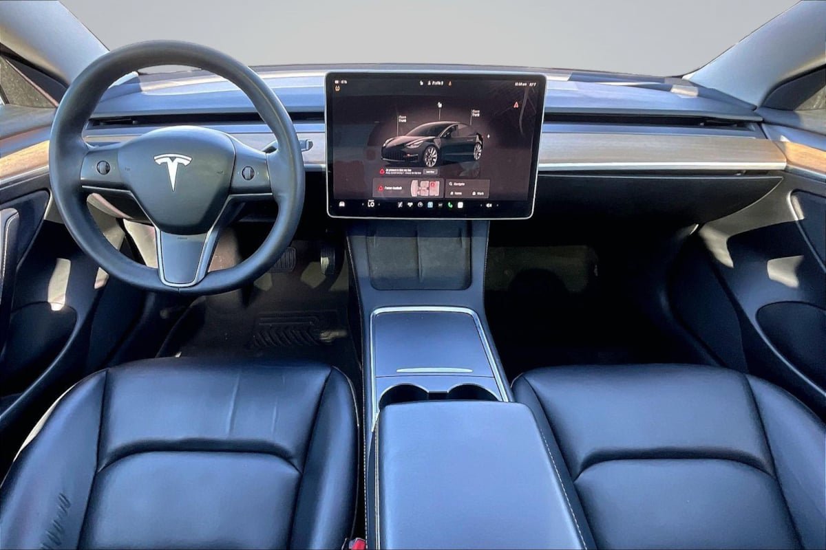 Used 2023 Tesla Model 3 Standard Range RWD image 16
