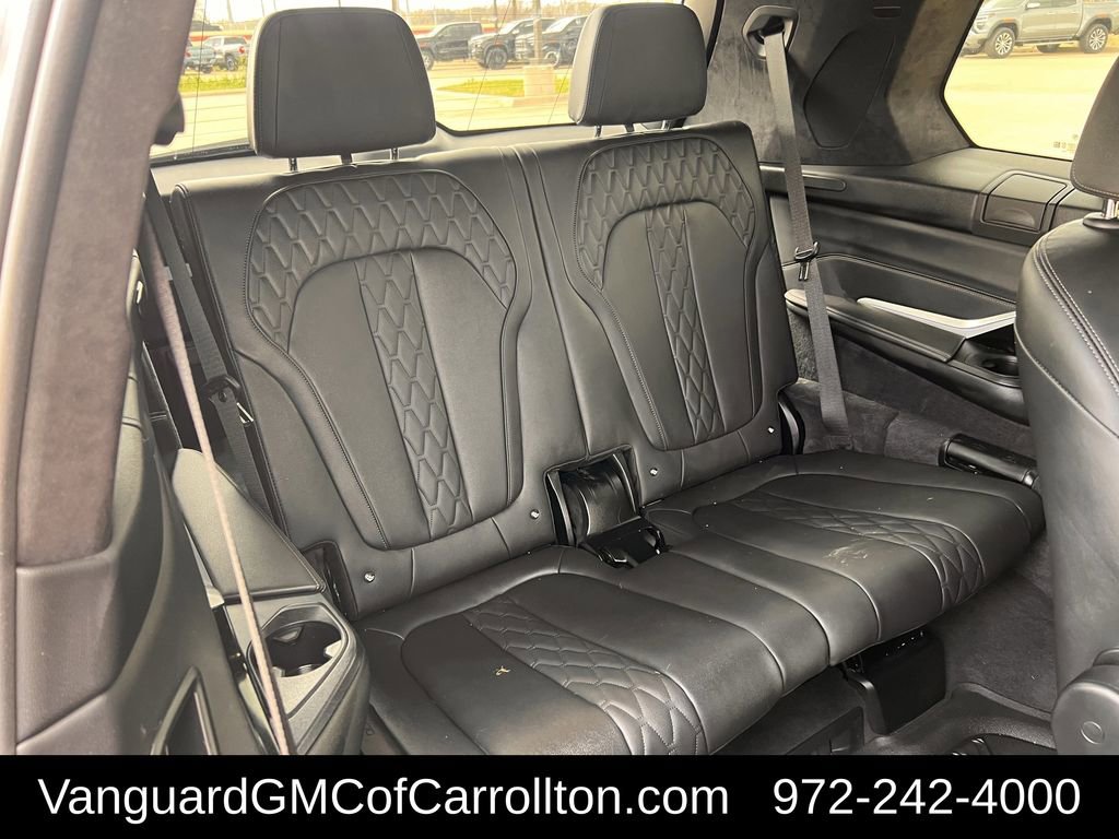 Used 2025 BMW X7 xDrive40i w/ M Sport Package image 33