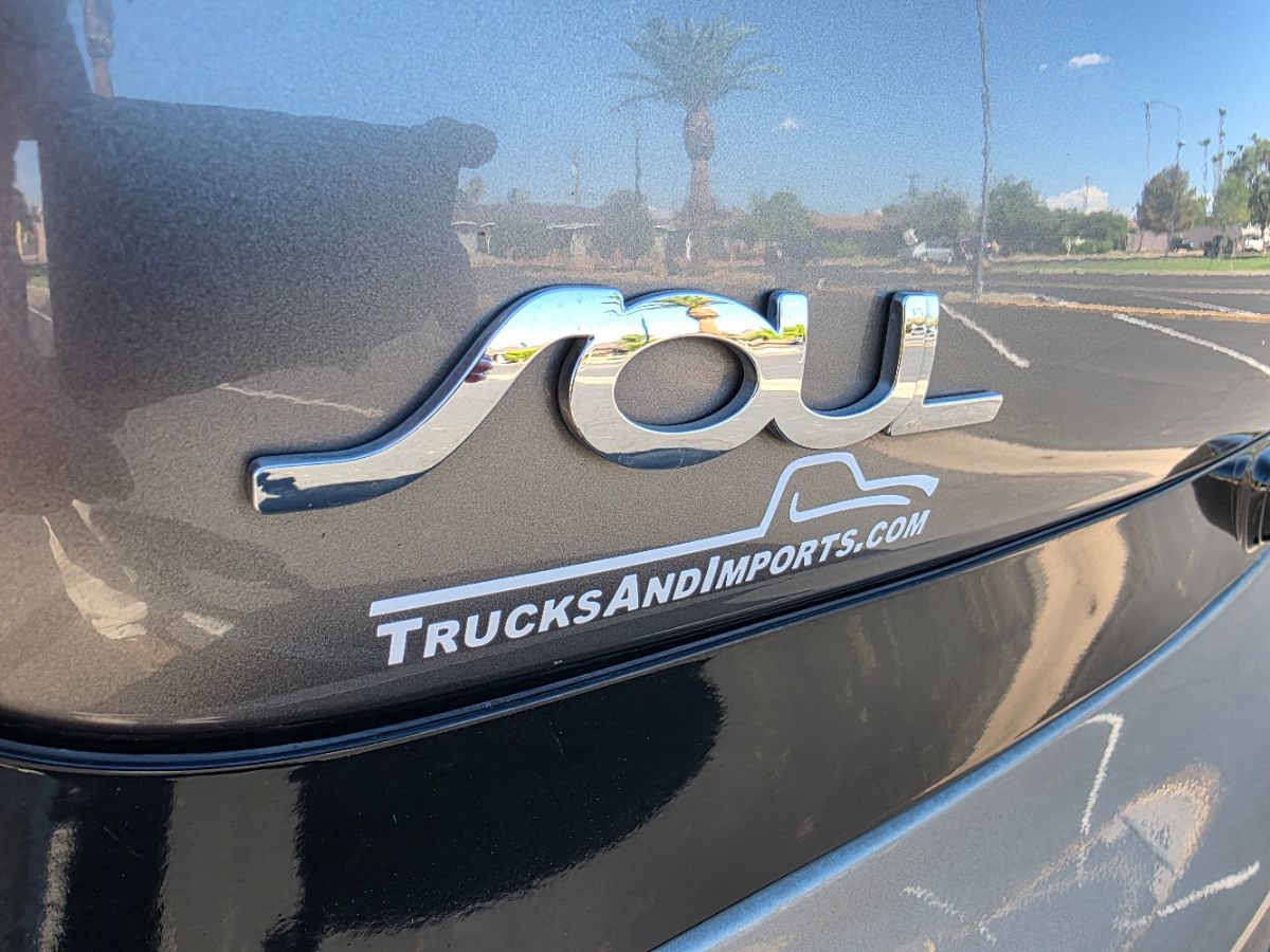 Used 2019 Kia Soul + FWD image 5